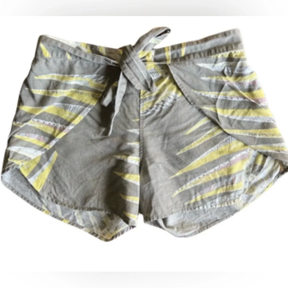 Patagonia Garden Island Tie Front Shorts Large - Picture 5 of 6